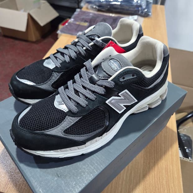 뉴발란스 M2002RNC 블랙 새상품 275,250
