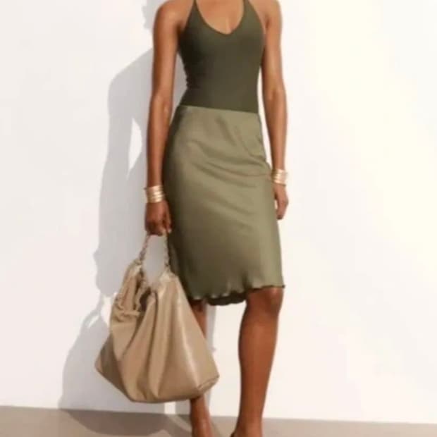 (단돈5000원) H&M 실크 슬립 스커트 (카키/올리브 컬러)
