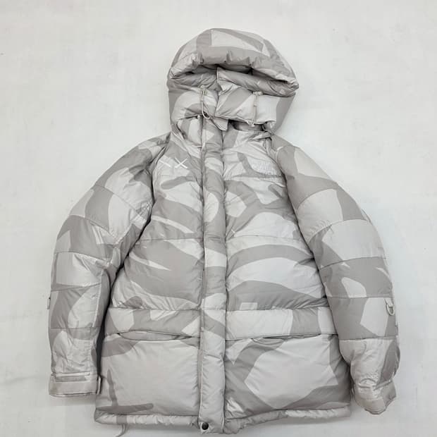 노스페이스 x 카우스 레트로 1994 히말라야 파카 문라이트 아이보리