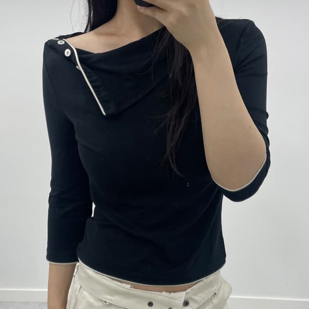 [새상품] 잡화룸 OPEN BUTTON NECK 2.0 / 리포스