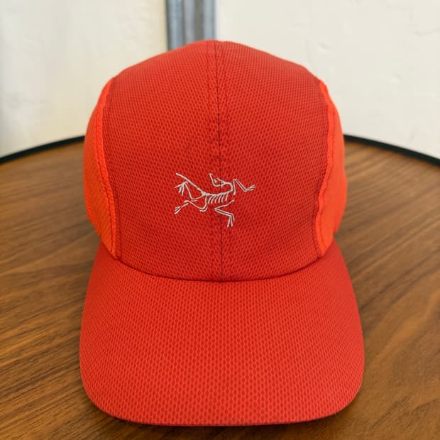 아크테릭스 매쉬 캠프캡