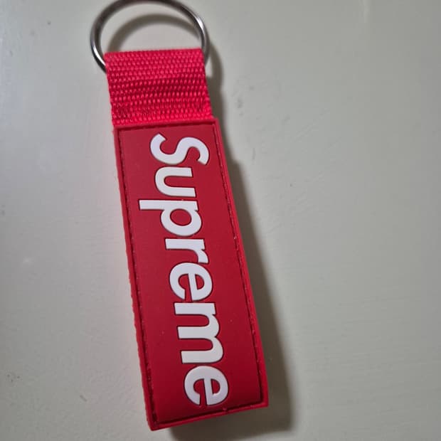 슈프림 23ss 웨빙 키링