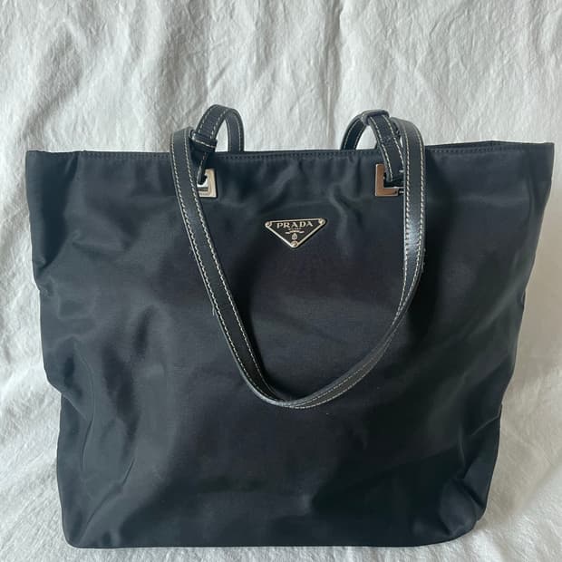 프라다 토트백 블랙