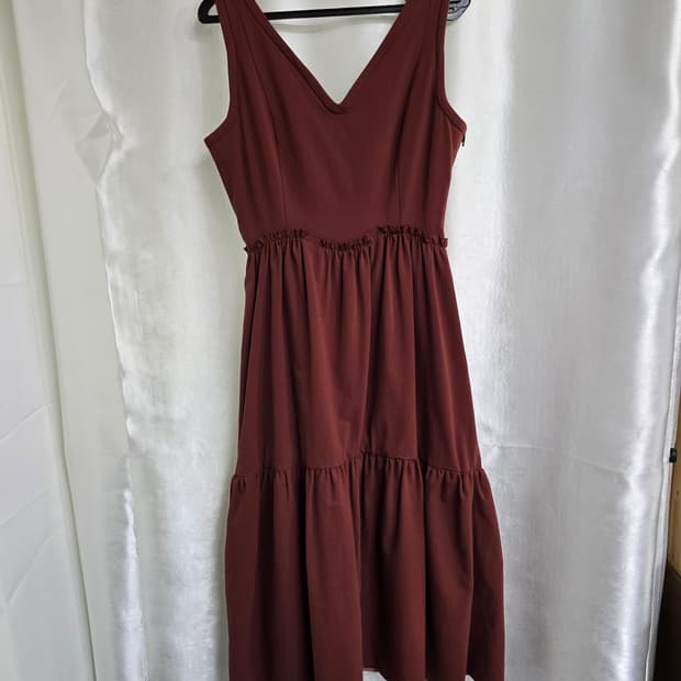 듀엘 브이넥 민소매 플레어 롱 원피스 (1892)