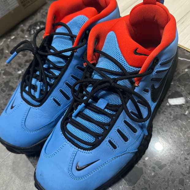 나이키 엠부쉬 에어 어저스트 260