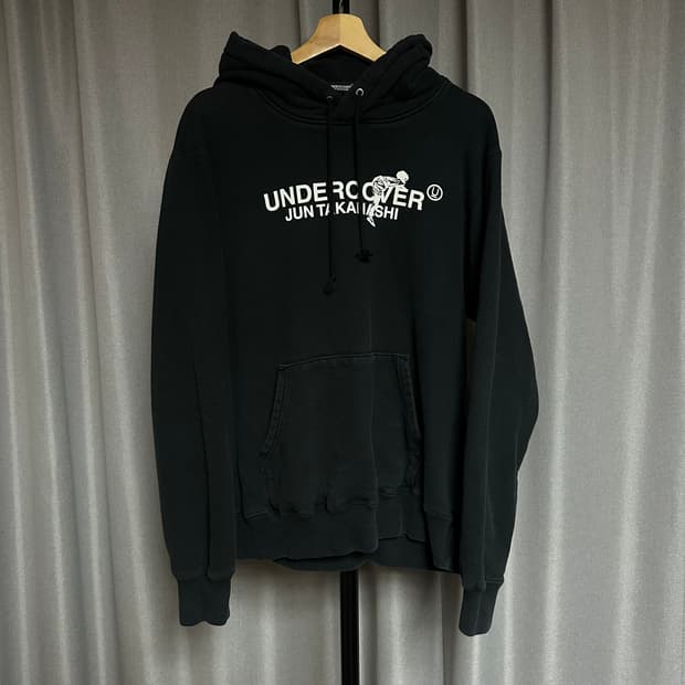 언더커버 로고 후드티 블랙 4