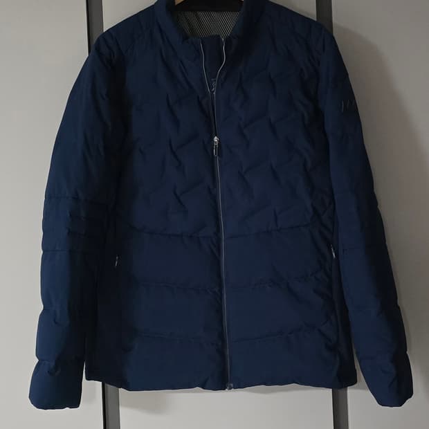 장미쉘바스키아 골프 남성 구스 경량패딩.
싸이즈 105