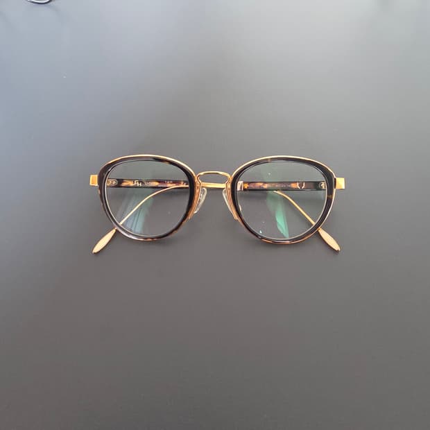 유이치 토야마 USH U-040 모델 안경입니다 