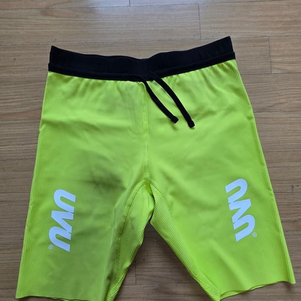 UVU 하프 타이즈 형광 미듐 사이즈 팝니다