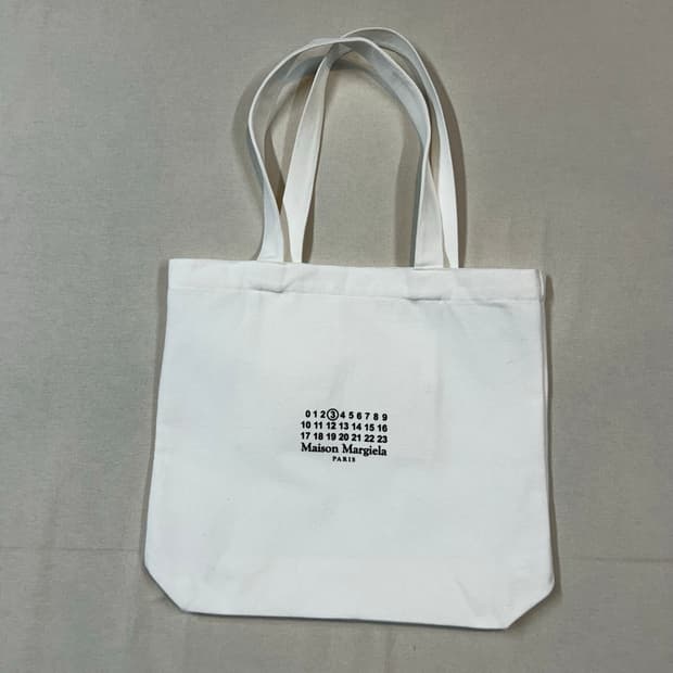 메종 마르지엘라 레플리카 캔버스 토트백 화이트