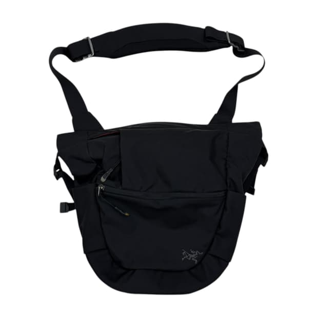 아크테릭스 사이드백 크로스백 가방 블랙