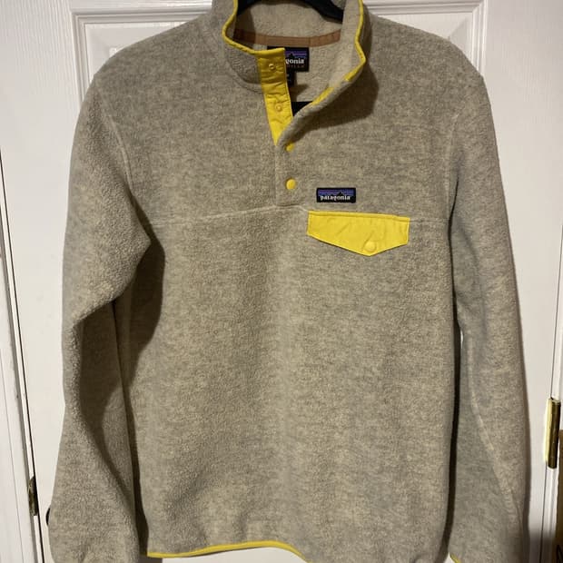 20s 파타고니아 신칠라 스냅-T 오트밀 헤더/옐로우