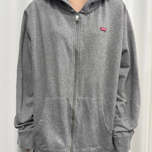 Levi’s logo hood zipup