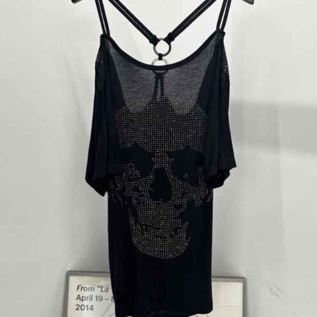 스컬 스터드 오프숄더 티셔츠 펑크