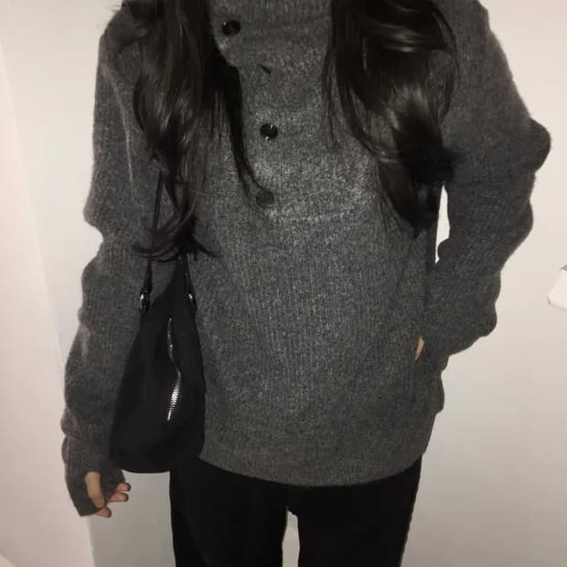 브라운 하이넥 니트