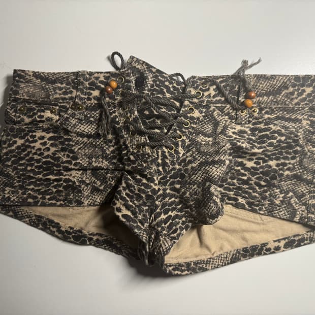 호피 숏팬츠