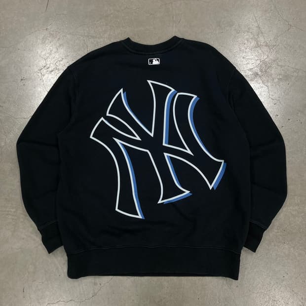 MLB 블랙 컬러 뉴욕양키스 빅로고 맨투맨