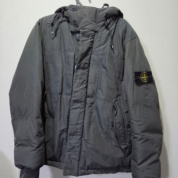 정품 스톤아일랜드 마이크로랩스 다운 패딩 95/M