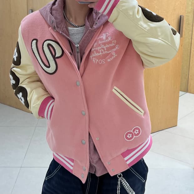 반디더 핑크 바시티 자켓