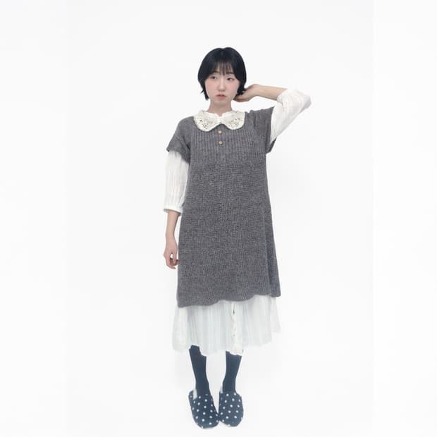 포근한 회색 니트 원피스