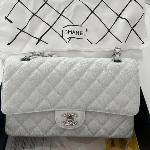 샤넬 클래식 플립백 화이트 캐비어 은장