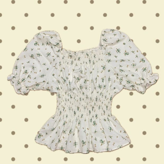 모리걸 클로버 퍼프아이보리 블라우스