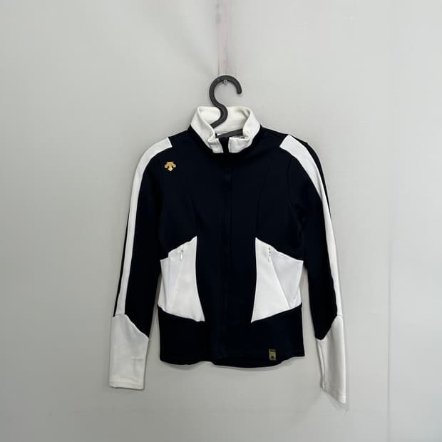 데상트 여성 집업 85