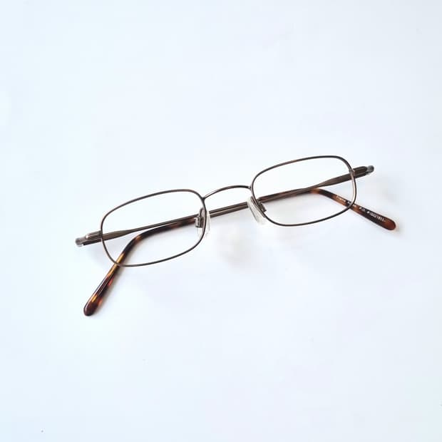 진열상품 미니멀 사각 오버템플 안경테 394