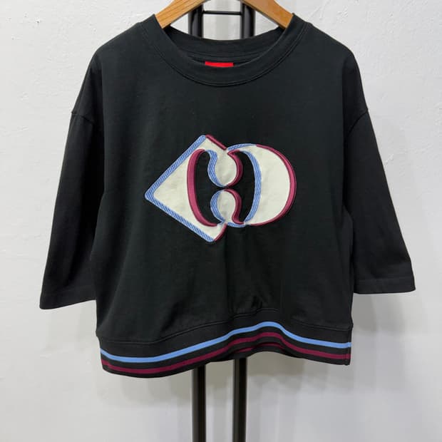 정품) 럭키슈에뜨 22ss 자수 티셔츠 F