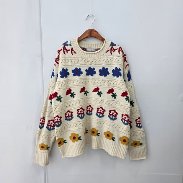 플라워패턴 자가드 니트 