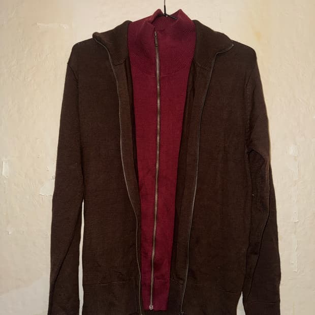 “Ofuon” Two-way red & brown zip-up
