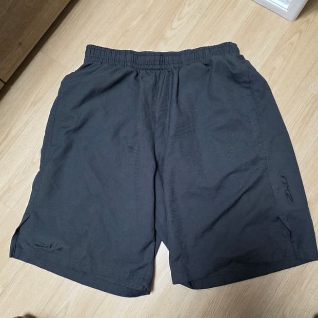 2XU 컴프레션 반바지 겉바지 있는 버젼(48cm) M 러닝 헬스 