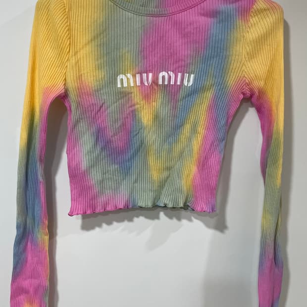 미우미우 크롭니트