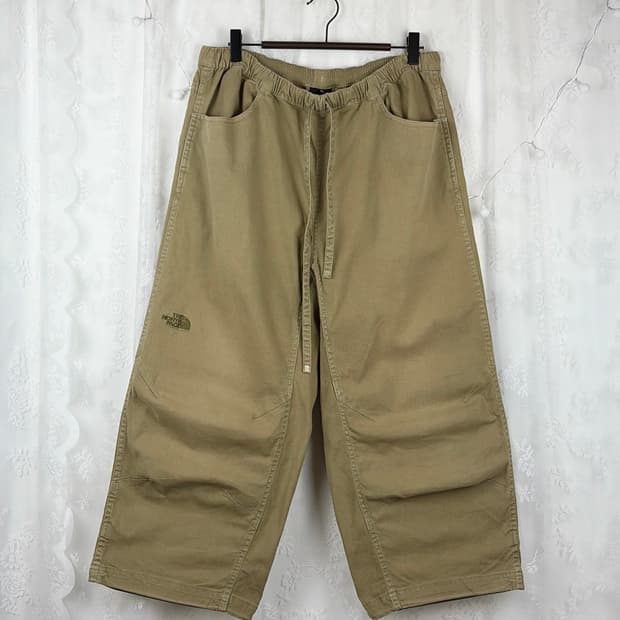 THE NORTH FACE beige balloon pants