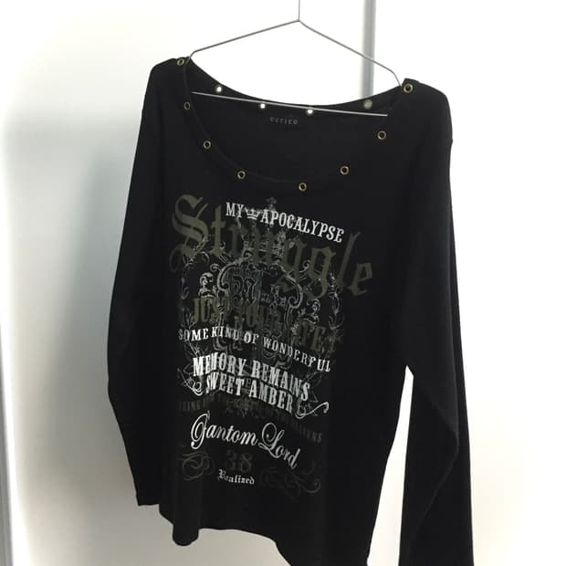 오네갸루 펑크 Gold Eyelets Punk Graphics Top