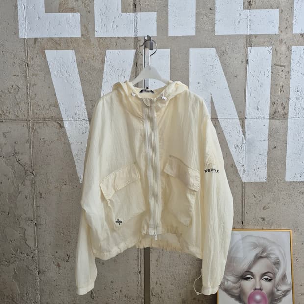 젝시믹스 아이보리 바람막이 후드 집업