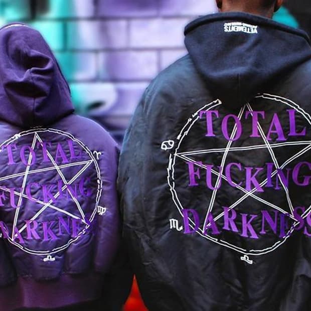 베트멍 다크니스 봄버 구매해봐요