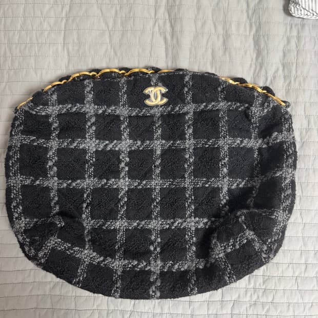 샤넬 2022 공방 컬렉션 맥시 호보백