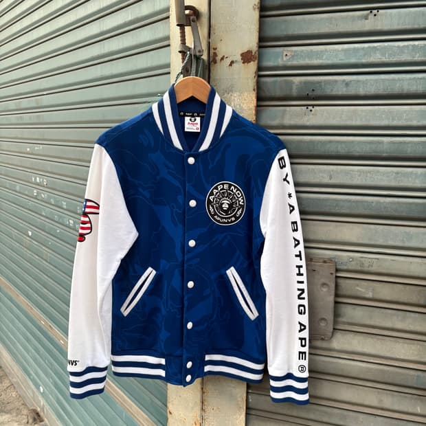 에이프 by 베이프 블루 스웻 바시티 자켓