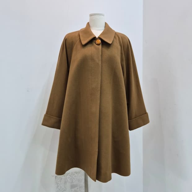 울100% 진베이지 클래식 A라인 코트
