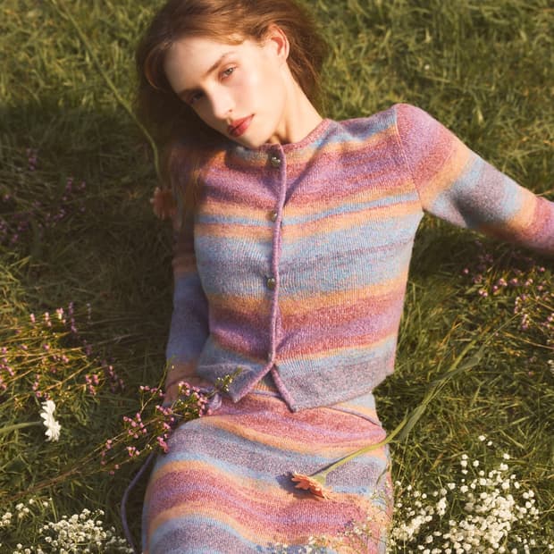 ✨EVMOIU 에브모우 그라데이션 하트 버튼 가디건 + 스커트 세트 판