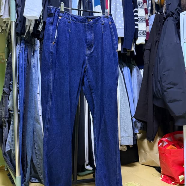 안녕하세요 맥우드건 30인치 청와이드팬츠 판매합니다.