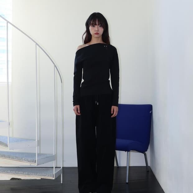 ONSKA ONE-SHOULDER ELASTIC T (BLACK)