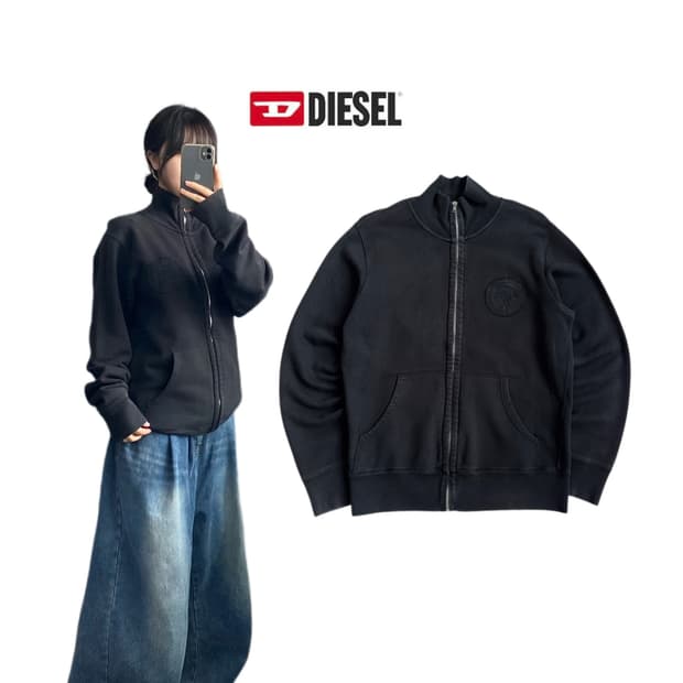 디젤 로고 패치 코튼 하이넥 집업 블랙