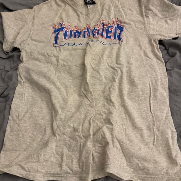 트래셔 반팔 티셔츠 그레이 M