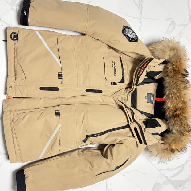 뉴발라스 구스패딩 M 95 사이즈 팔아요