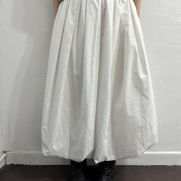 gu white puff long skirt