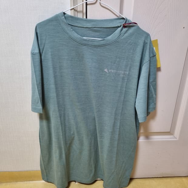 클라터뮤젠 도게르 반팔 티셔츠 그린 M사이즈 새상품