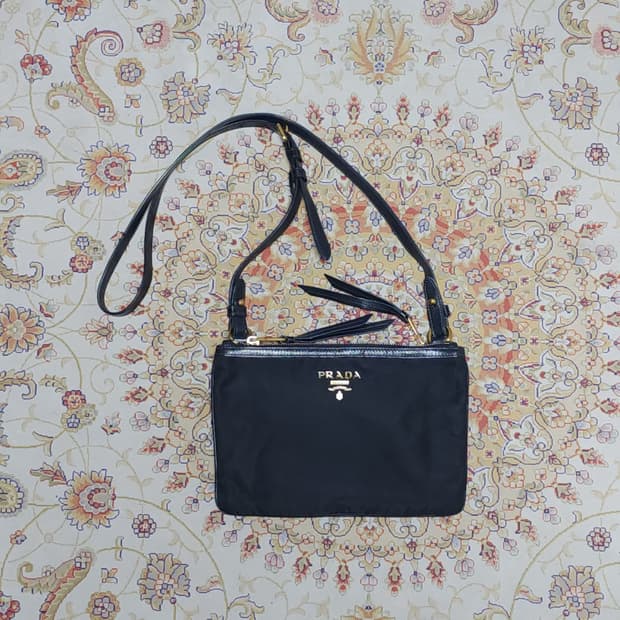 정품) 프라다 나일론 더블집 크로스백 가방