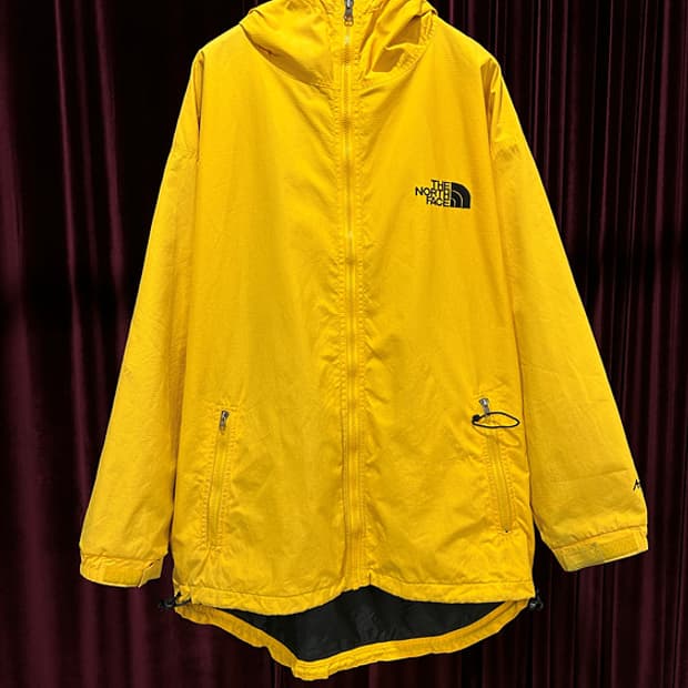 THE NORTH FACE yellow jacket